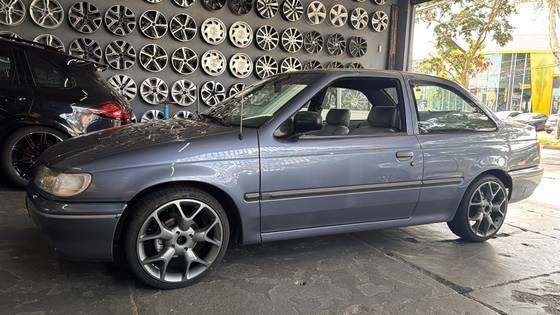VOLKSWAGEN LOGUS 1.8 GLI 8V GASOLINA 2P MANUAL